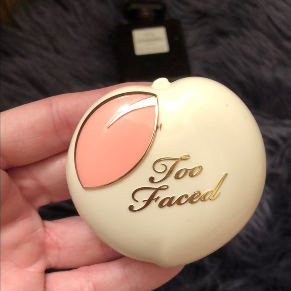 Too faced blush